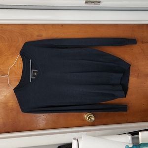 G Raw light long sleeve V neck sweater. Never worn. Size medium.